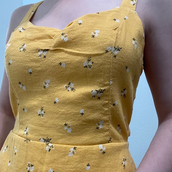 yellow floral hollister mini dress - Picture 2 of 5